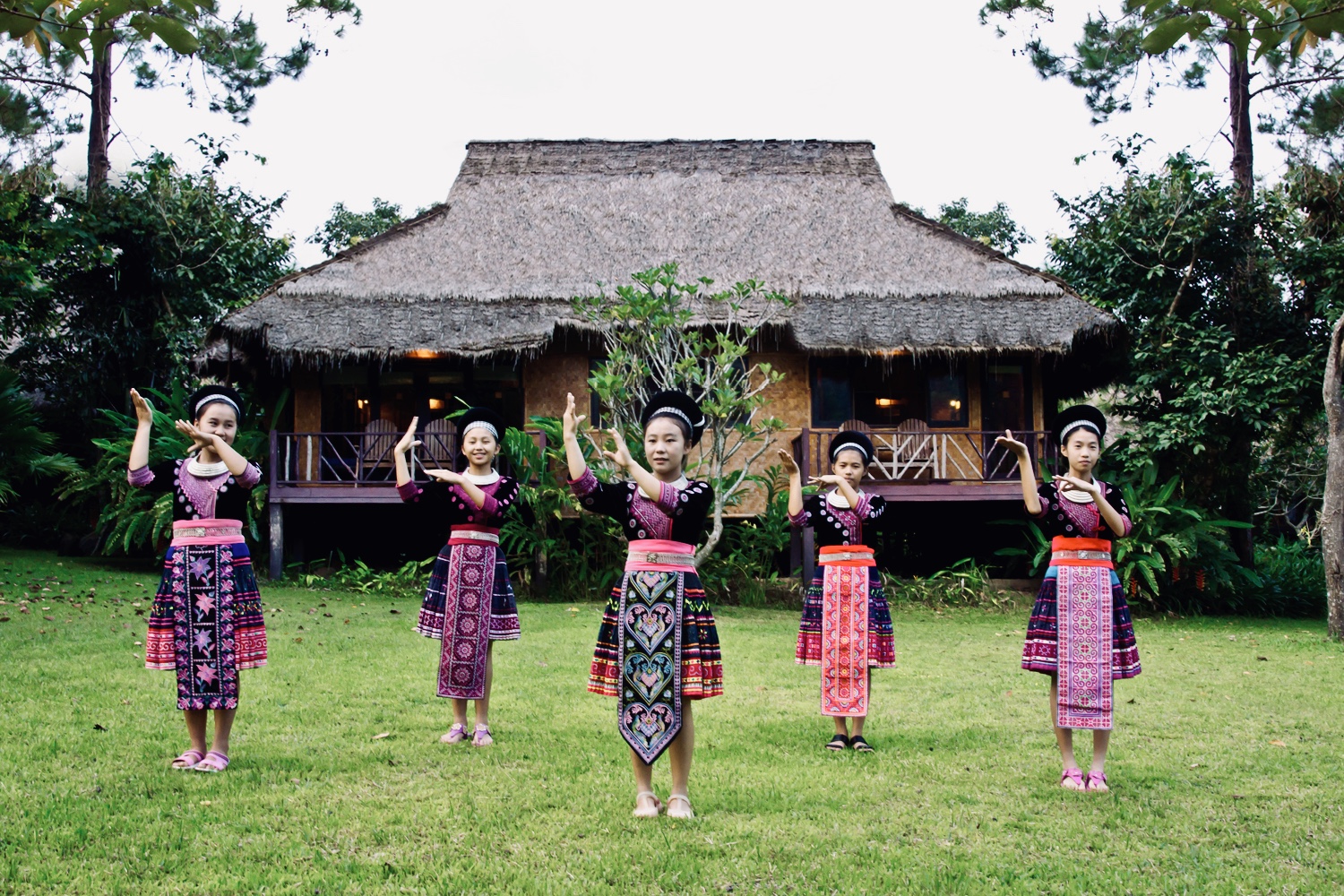 hmong resort mae-rim chiang-mai