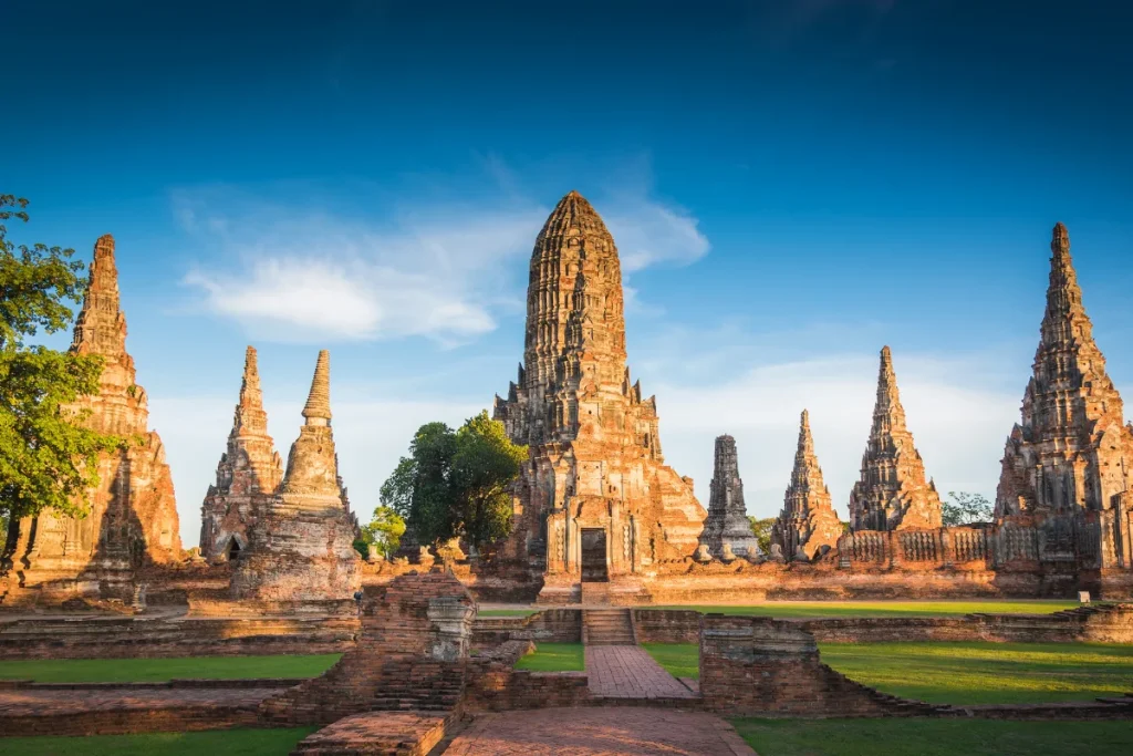 Thailand Winter Explorer: Multi-Destination Cool Season Adventures with SERENATA Hotels 7 10 สถานที่ท่องเที่ยวทางประวัติศาสตร์ในไทย