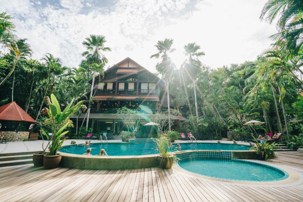 SERENATA Hotels & Resorts Group