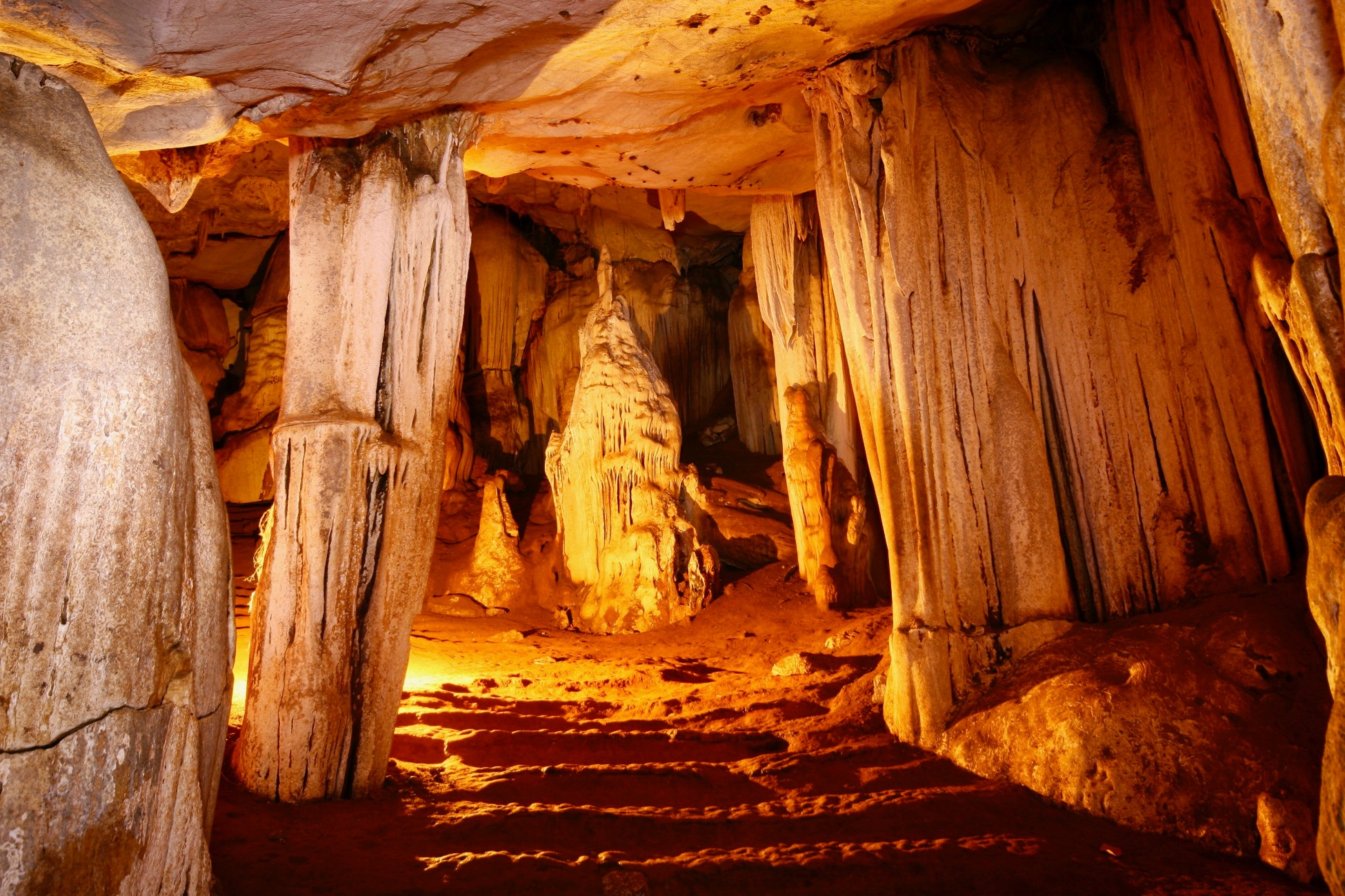 ถ้ำละว้า – ถ้ำหินงอกหินย้อยแห่งไทรโยค มหัศจรรย์แห่งกาญจนบุรี 4 ถ้ำละว้า