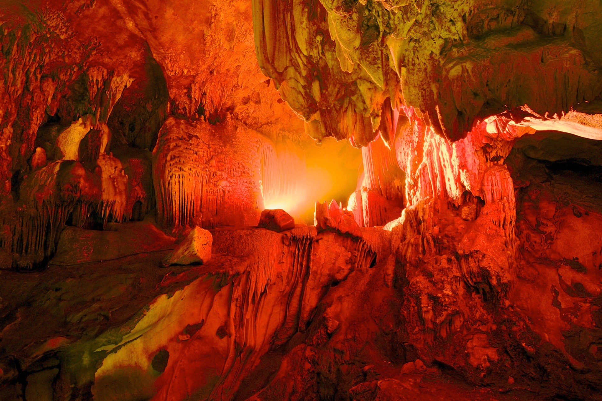 ถ้ำละว้า – ถ้ำหินงอกหินย้อยแห่งไทรโยค มหัศจรรย์แห่งกาญจนบุรี 6 ถ้ำละว้า